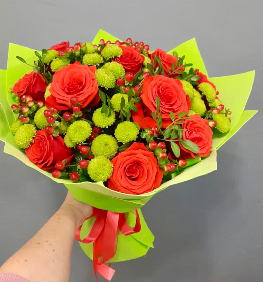 Букет цветов из: Хризантемы и Розы в Тахтамукайском