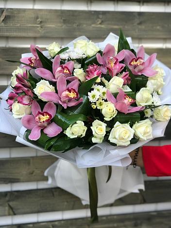 Букет цветов из: Розы и Хризантемы в Тахтамукайском