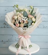 Букет цветов из:  Розы и Лизиантусы в Тахтамукайском