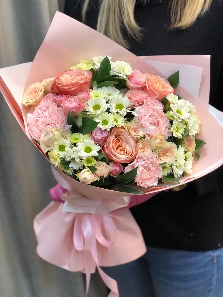 Букет цветов из: Гвоздики, Розы и Хризантемы в Тахтамукайском