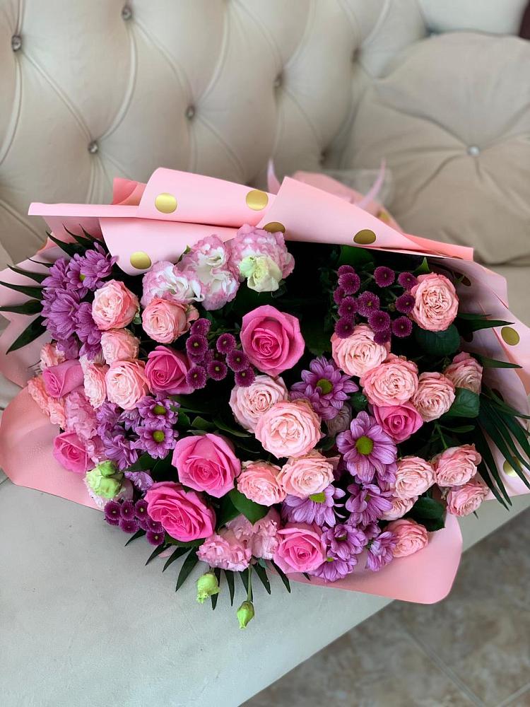 Букет цветов из: Хризантемы, Розы и Лизиантусы в Тахтамукайском