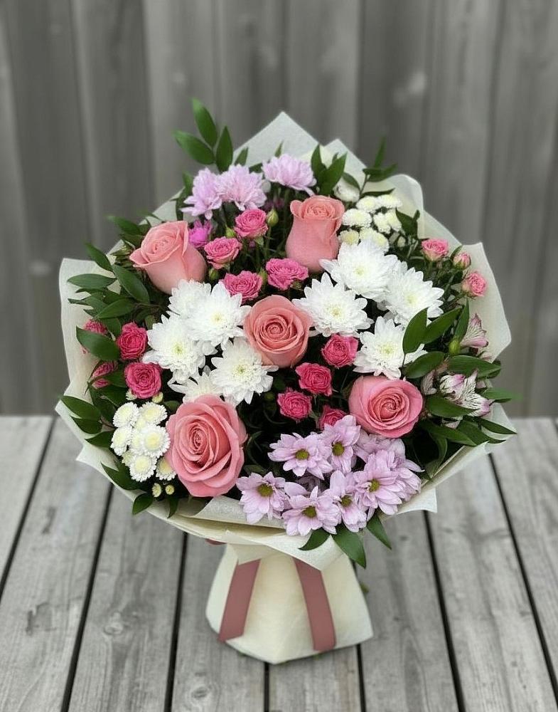 Букет цветов из: Альстромерии, Гвоздики, Розы и Хризантемы в Тахтамукайском