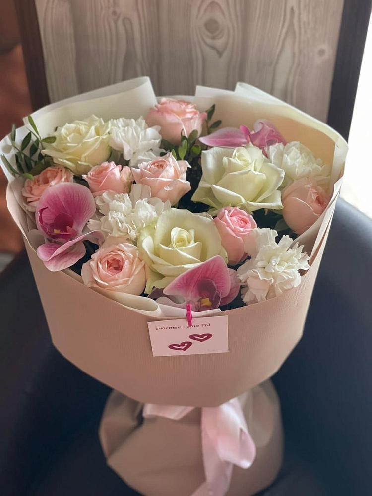 Букет цветов из: Орхидеи, Розы и Гвоздики в Тахтамукайском