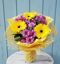Букет цветов из:  Хризантемы и Герберы в Тахтамукайском