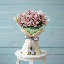 Букет цветов из:  Орхидеи и Розы в Тахтамукайском