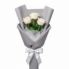 Букет 3 белые розы в Тахтамукайском