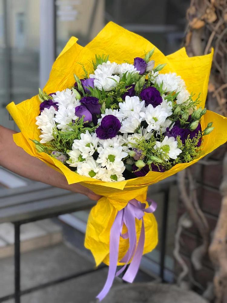 Букет цветов из: Ирисы, Хризантемы и Ромашки в Тахтамукайском