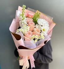 Букет цветов из:  Хризантемы и Розы в Тахтамукайском