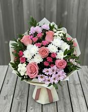 Букет цветов из:  Альстромерии, Гвоздики, Розы и Хризантемы #REPLACE_PRED# Тахтамукайском