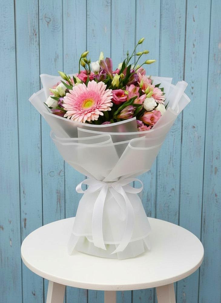 Букет цветов из: Герберы, Альстромерии и Лизиантусы в Тахтамукайском