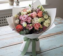 Букет цветов из:  Розы, Лизиантусы и Гвоздики в Тахтамукайском