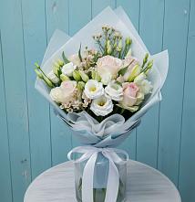 Букет цветов из:  Розы и Лизиантусы #REPLACE_PRED# Тахтамукайском