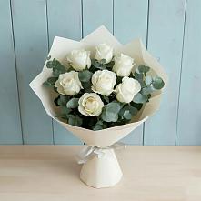Букет Белые розы в Эвкалипте в Тахтамукайском