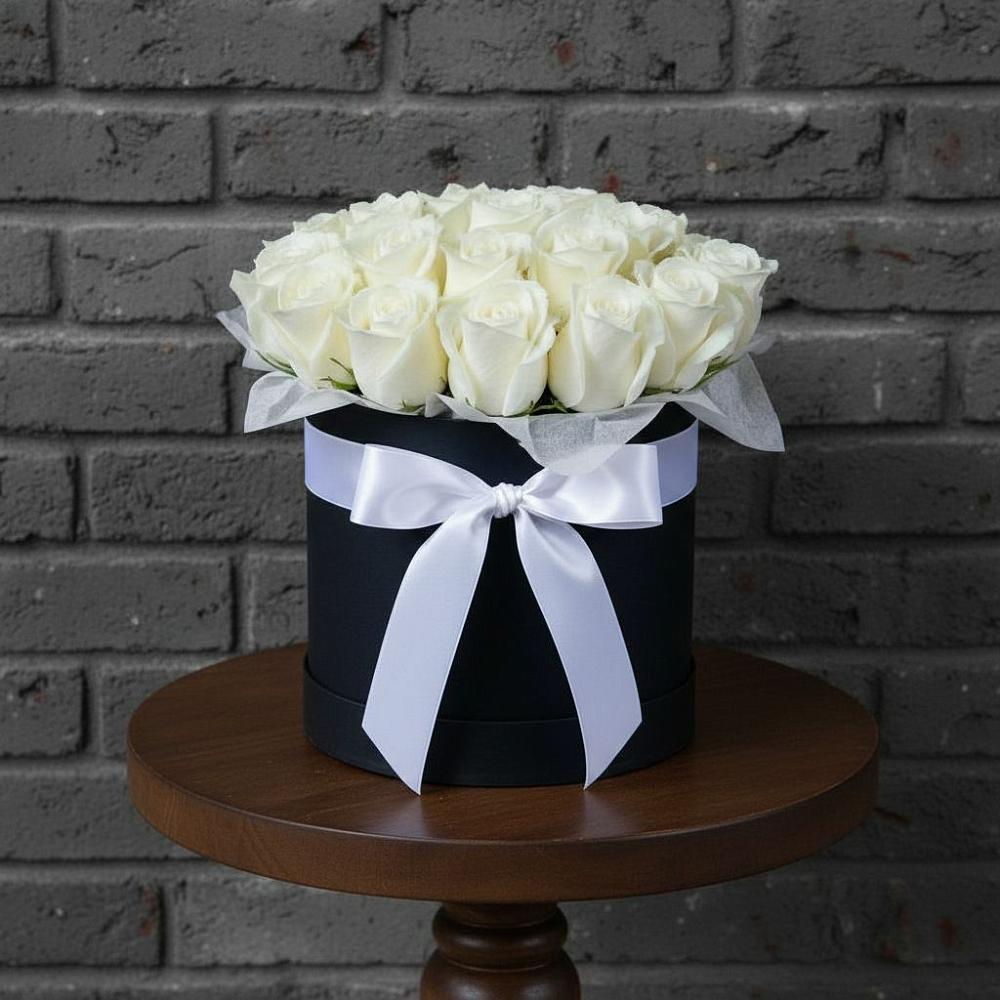 Цветочная композиция из Розы в шляпной коробке в Тахтамукайском