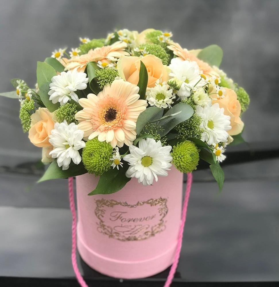 Цветочная композиция из Розы, Герберы и Хризантемы в шляпной коробке в Тахтамукайском