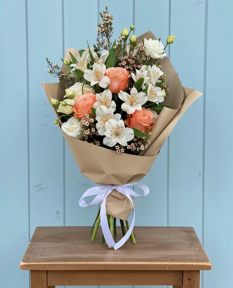 Букет цветов из: Альстромерии, Лизиантусы, Розы и Хризантемы в Тахтамукайском