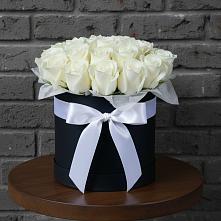 Цветочная композиция из Розы в шляпной коробке в Тахтамукайском